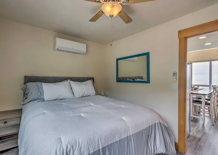 Yachats Gem W/ Private Beach Access, Views
