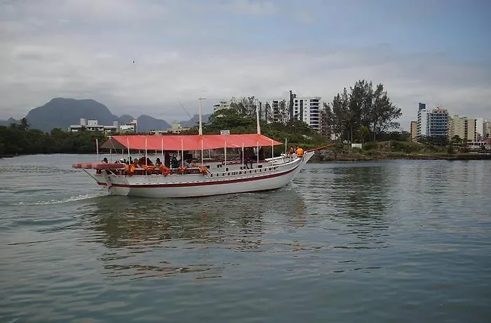 Edf Gil Nogueira - Praia Morro - Box 09 - Guarapari - FRENTE - SOL MANHA - PISCINA-SAUNA - 02 quartos - 03 TVS Tela Plana - Wi-Fi - Varanda Gourmet - Tela de Proteção e Churrasqueira à gas - Dois elevadores - 01 GARAGEM - Portaria 24 horas - 50 Mts P