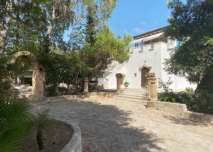Attico vista mare in villa antica