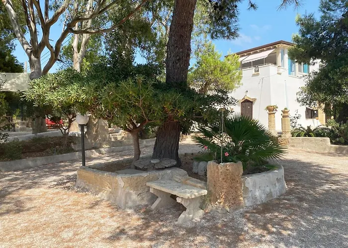 Attico vista mare in villa antica