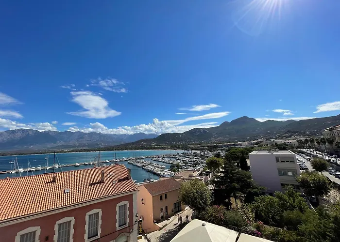 Calvi T2 Climatise, Wifi, Centre-Ville, A Proximite Plage, Commerces, Taxi & Gare, Vue Plage & Montagne