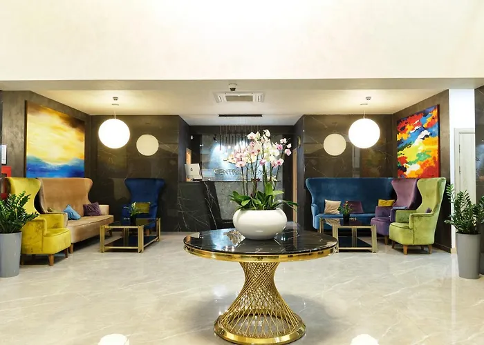 Central Palace Halal Hotel