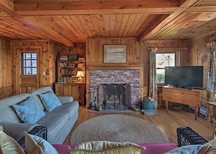 Waterfront Kennebunk Retreat On Private Beach