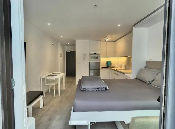 Holiday Studio Apartment Near The Beach And City Centre