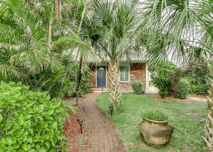 Oceanfront Elegance - Luxurious 6Br Beach House With Hot Tub & Spacious Balcony And Breathtaking Views!