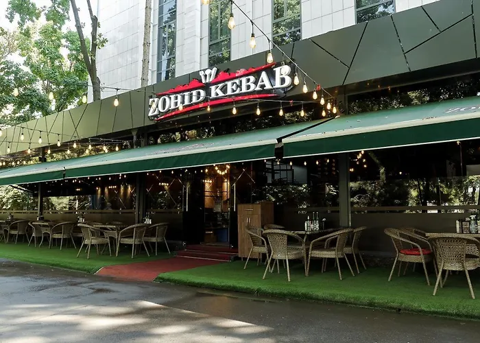Central Palace Halal Hotel