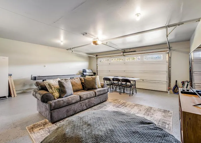 Stylish House With Ocean Views Hot Tub Game Room