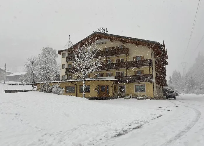 Flos Hotel