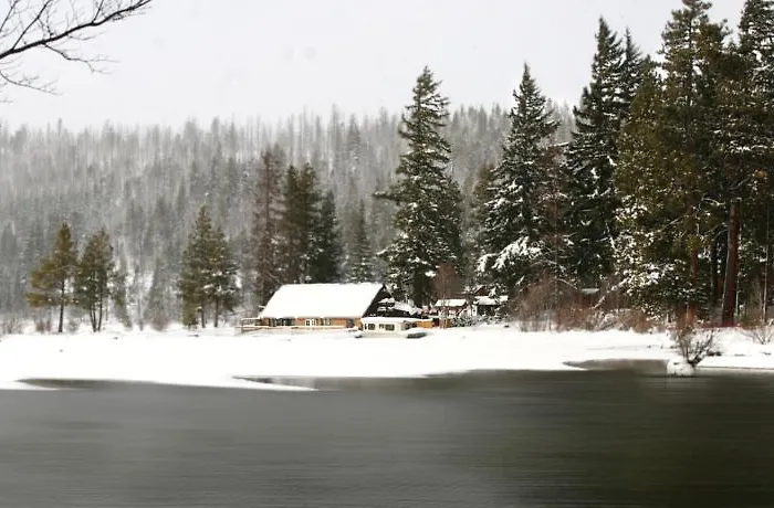 Lodge At Suttle Lake