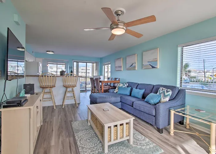 Walk To Shore! Ocean-View Condo In Carolina Beach