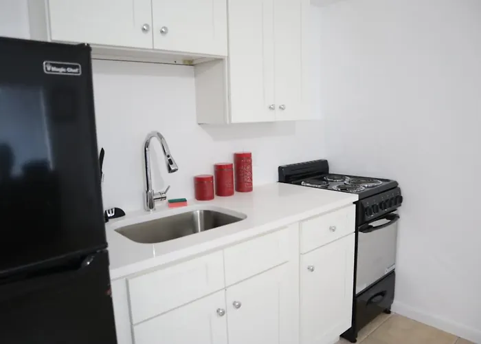 Singer Island Inn/ Deluxe Studio