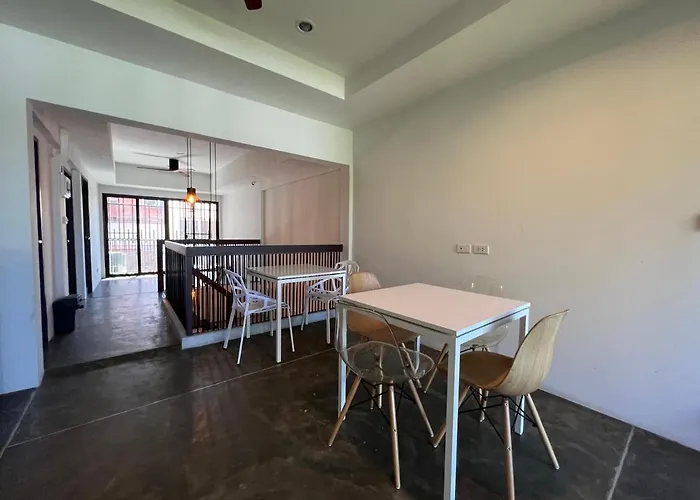 Litera Hostel (Adults Only)