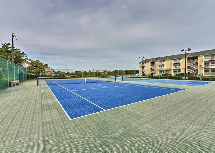 Emerald Isle Condo W/ Indoor Pool & Beach Access!