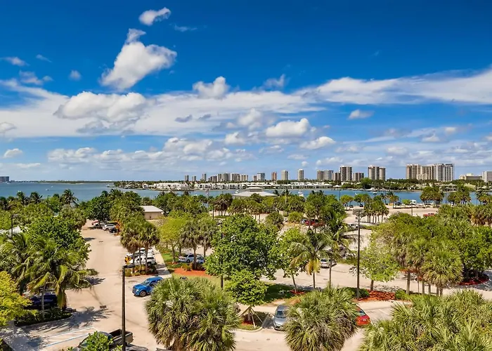 Singer Island Inn Studio/ Walk To The Beach