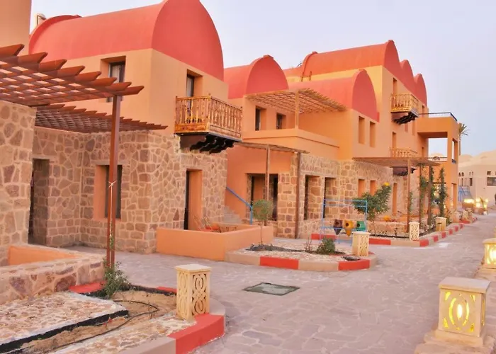 Rohanou Beach Resort