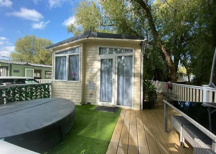 Luxury Holiday Home Happiness At Tattershall Lake#