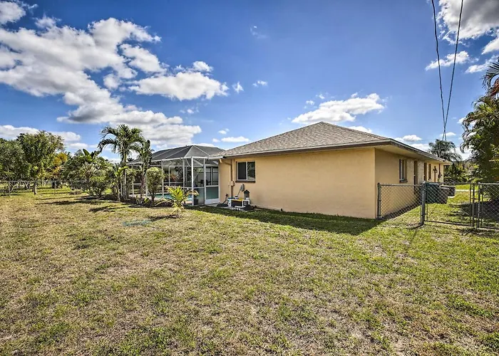 Breezy Cape Coral Oasis, Covered Lanai & Bbq