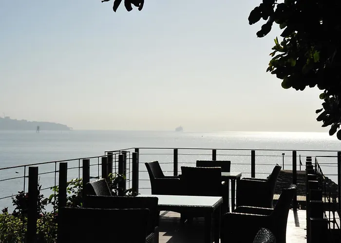 Catembe Gallery Hotel