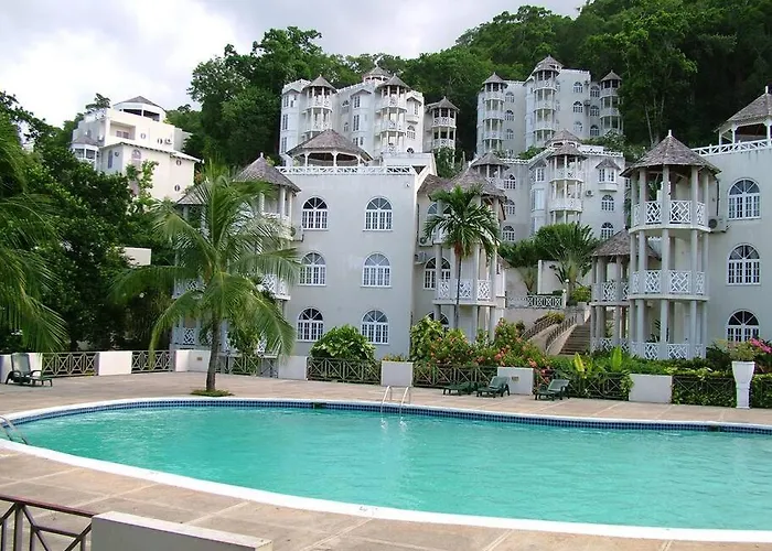 Coastal Beauty - Beautiful Penthouse Condo In Ocho Rios