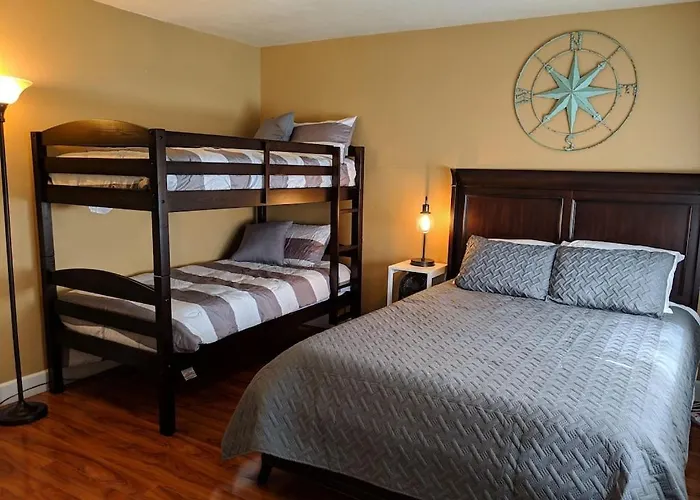 Next To Lake, Pool, 10 Acre Park, 1 Mile To Town, Best Prices