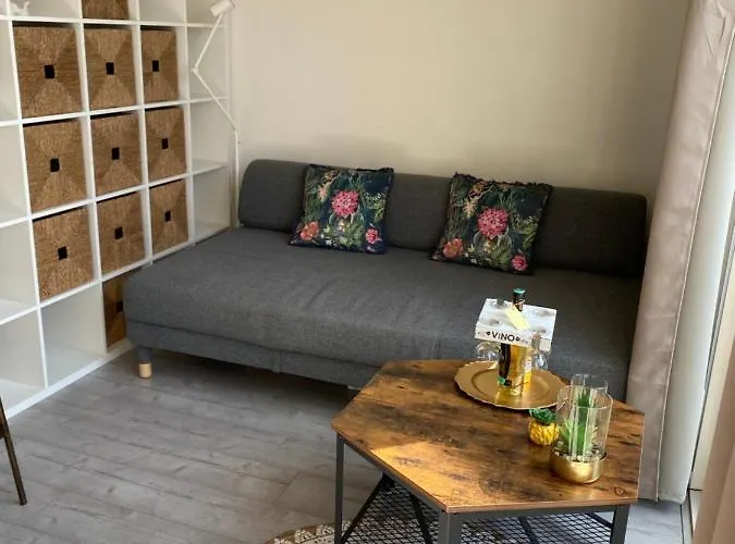 Queens Romantic Beachhouse