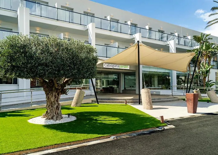 Hotel Cabogata Jardín