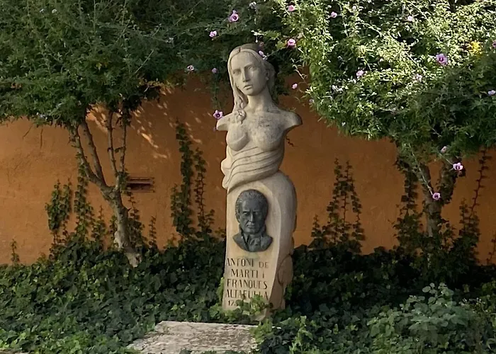 The Corner House Of Altafulla - A Stroll From The Beach, In The Heart Of The Old Town