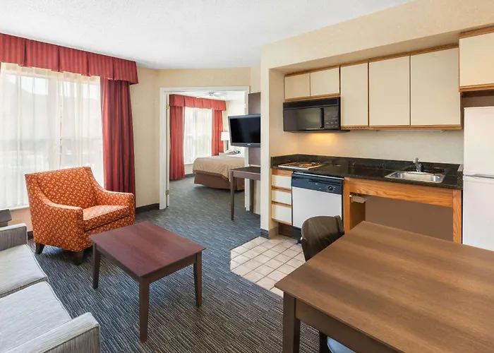 Birch Hill Suites Detroit-Warren
