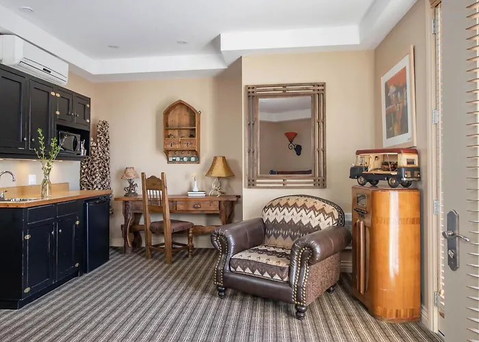 Retro Suites Hotel
