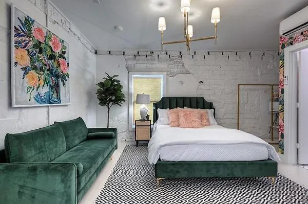 Room 3 Oleander Hotel Family-Friendly Galveston Hotel 1 Mile From Beach