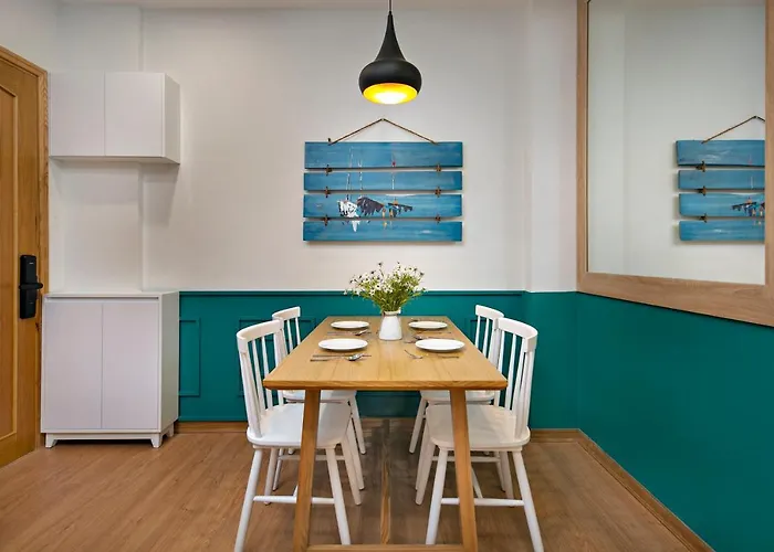 Dolphin Hotel And Apartment