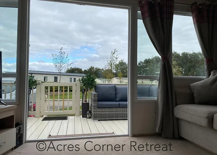 Acres Corner Retreat Inc Hot Tub At Tattershall Lakes Country Park