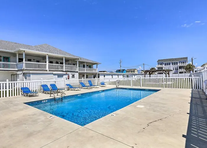 Atlantic Beach Studio W/ Community Pool!