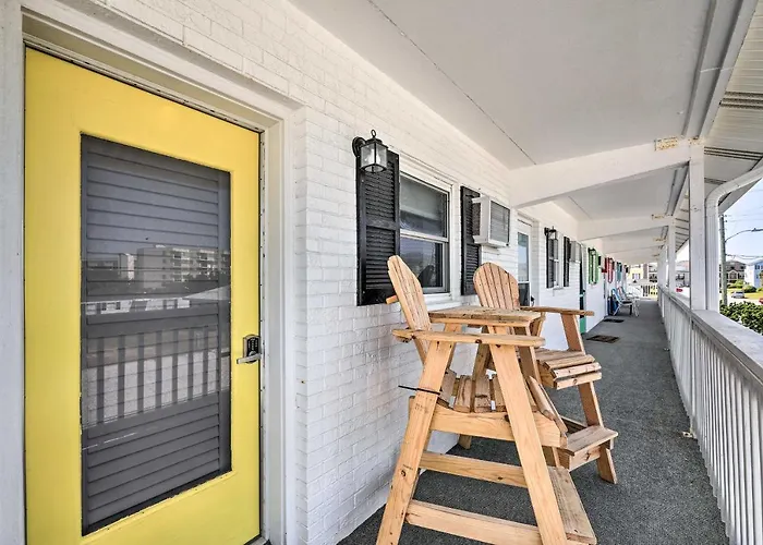 Atlantic Beach Studio W/ Community Pool!