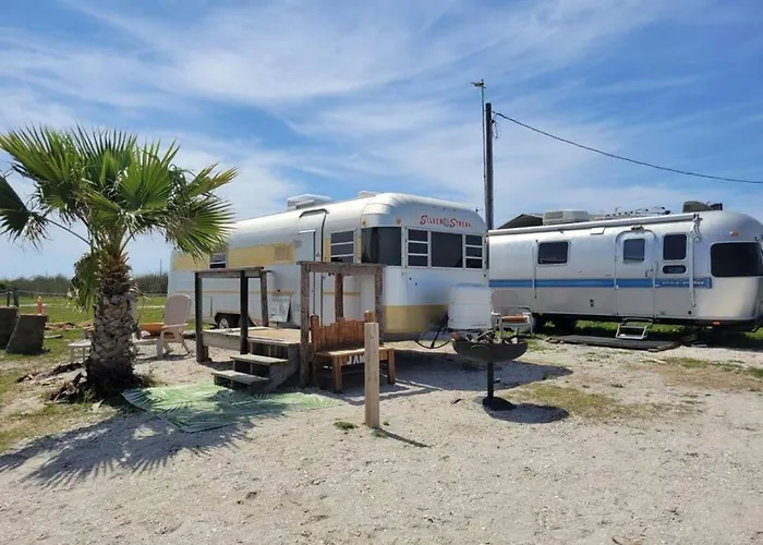 Maggie At The Beach - 1973 Vintage Rv