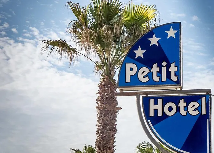 Petit Hotel