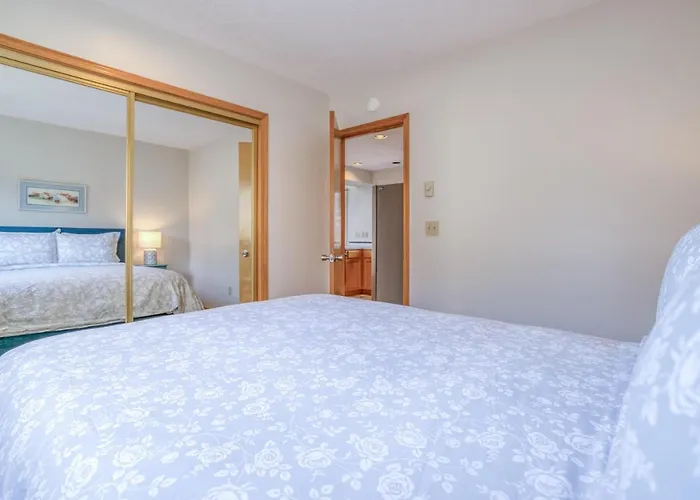 Puffin Hollow - Meredith Lodging