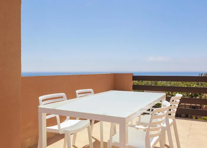 Fresh Penthouse Apartment With Great Sea Views