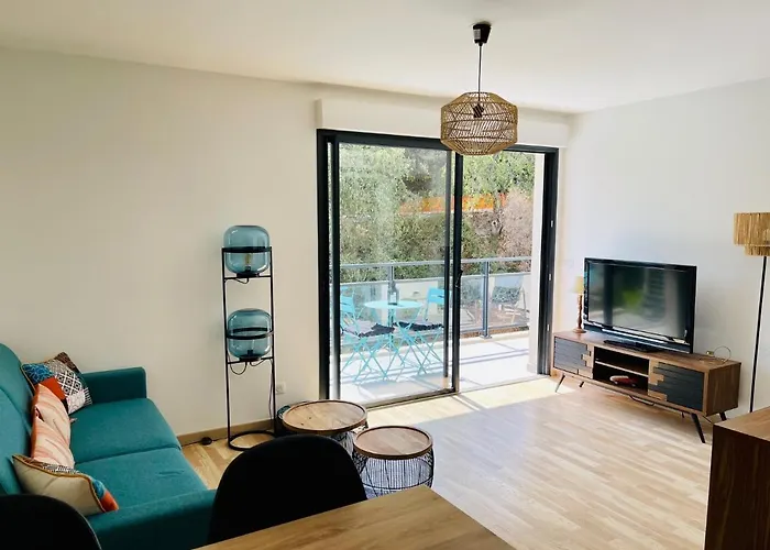 Ajaccio T2 grand standing neuf - centre ville et plages - 4 personnes - parking privé