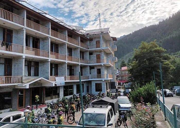 Sarthak Resorts-Reside In Nature With Best View, 9 Kms From Mall Road Manali