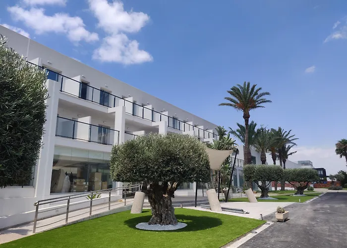 Cabogata Beach Hotel