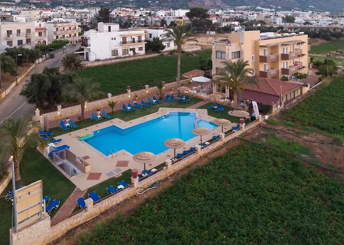 Danelis Studios & Apartments