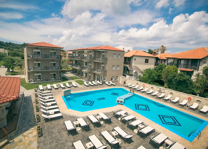 Royal Hotel And Suites