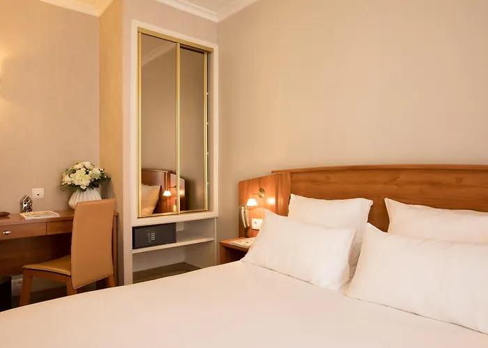 Hotel Elysees Opera Parigi