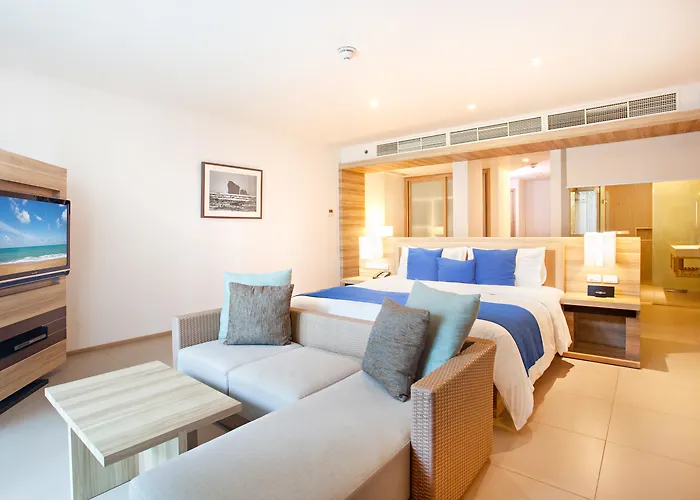 Le Meridien Phuket Mai Khao Beach Resort
