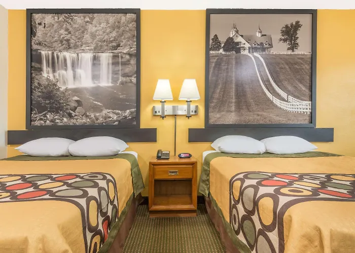 Super 8 By Wyndham Williamsburg