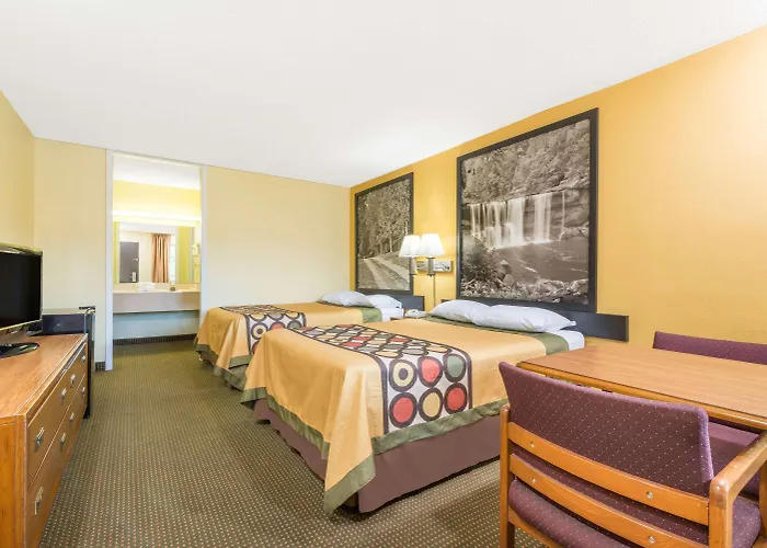 Super 8 By Wyndham Williamsburg