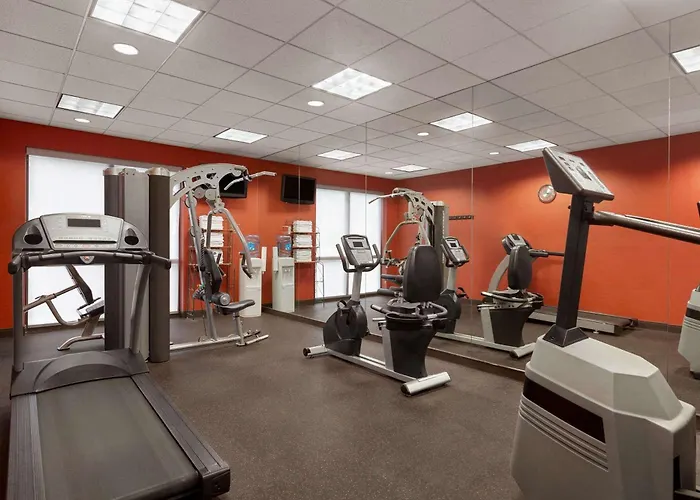 Ramada By Wyndham Suites Orlando Airport