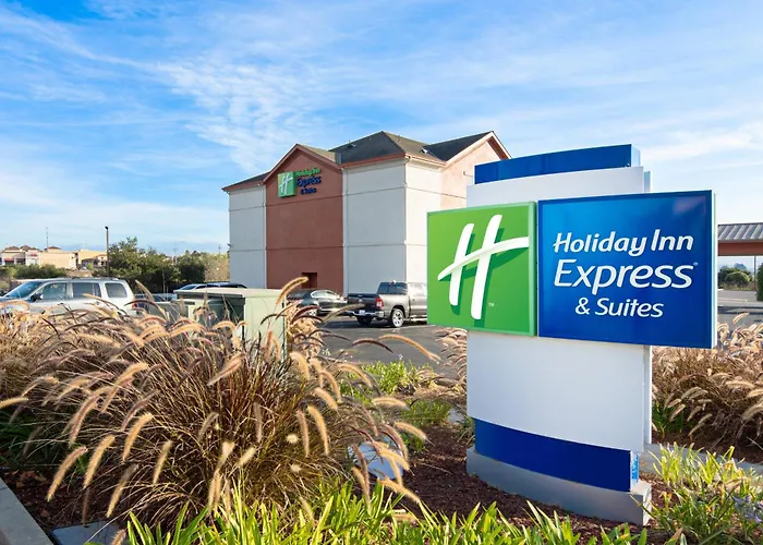 Holiday Inn Express & Suites Watsonville By Ihg