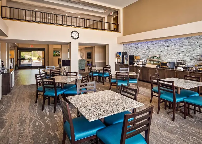 Best Western Plus Yadkin Valley Inn & Suites